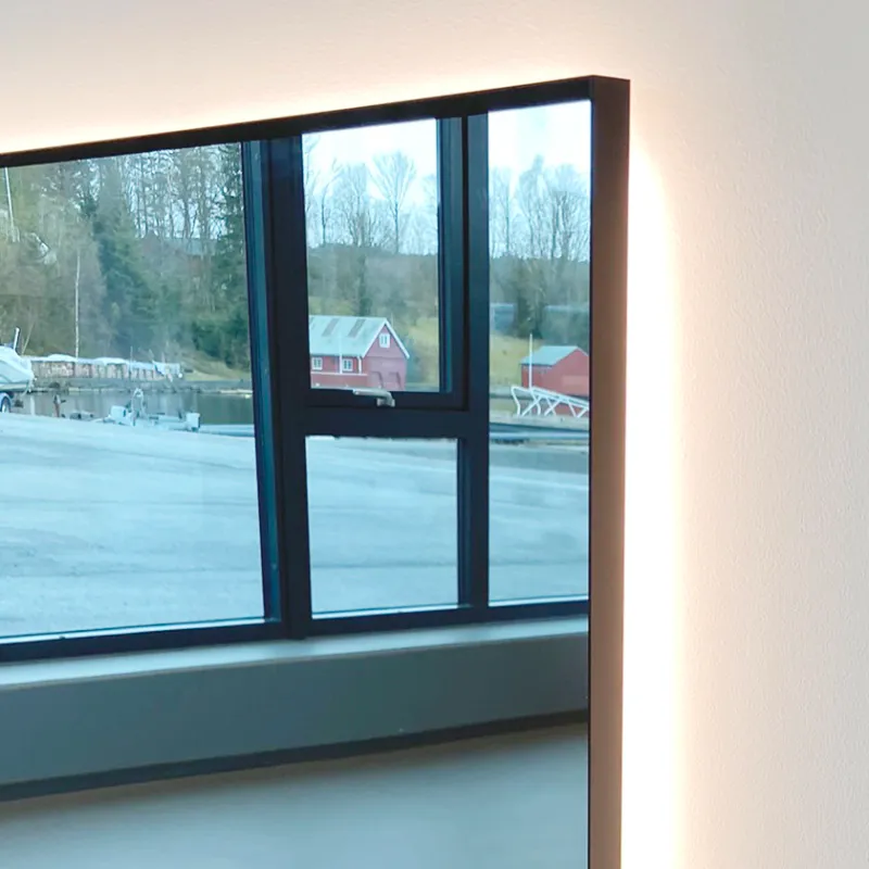 Badnor Saga baderomsspeil (180x80cm) m/lys og sort ramme