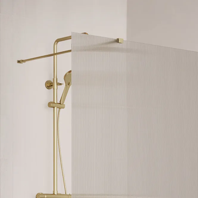 Hovedbilde Badnor Shildon dusjvegg/walk-in hjørne - BØRSTET GULL - FLUTED glassfelt - 125cm
