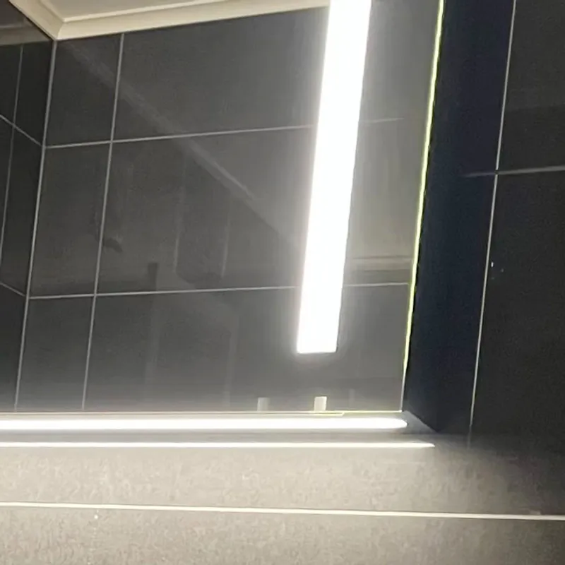 Badnor Leah speilskap (75cm), sort, m/stikkontakt og LED-lys