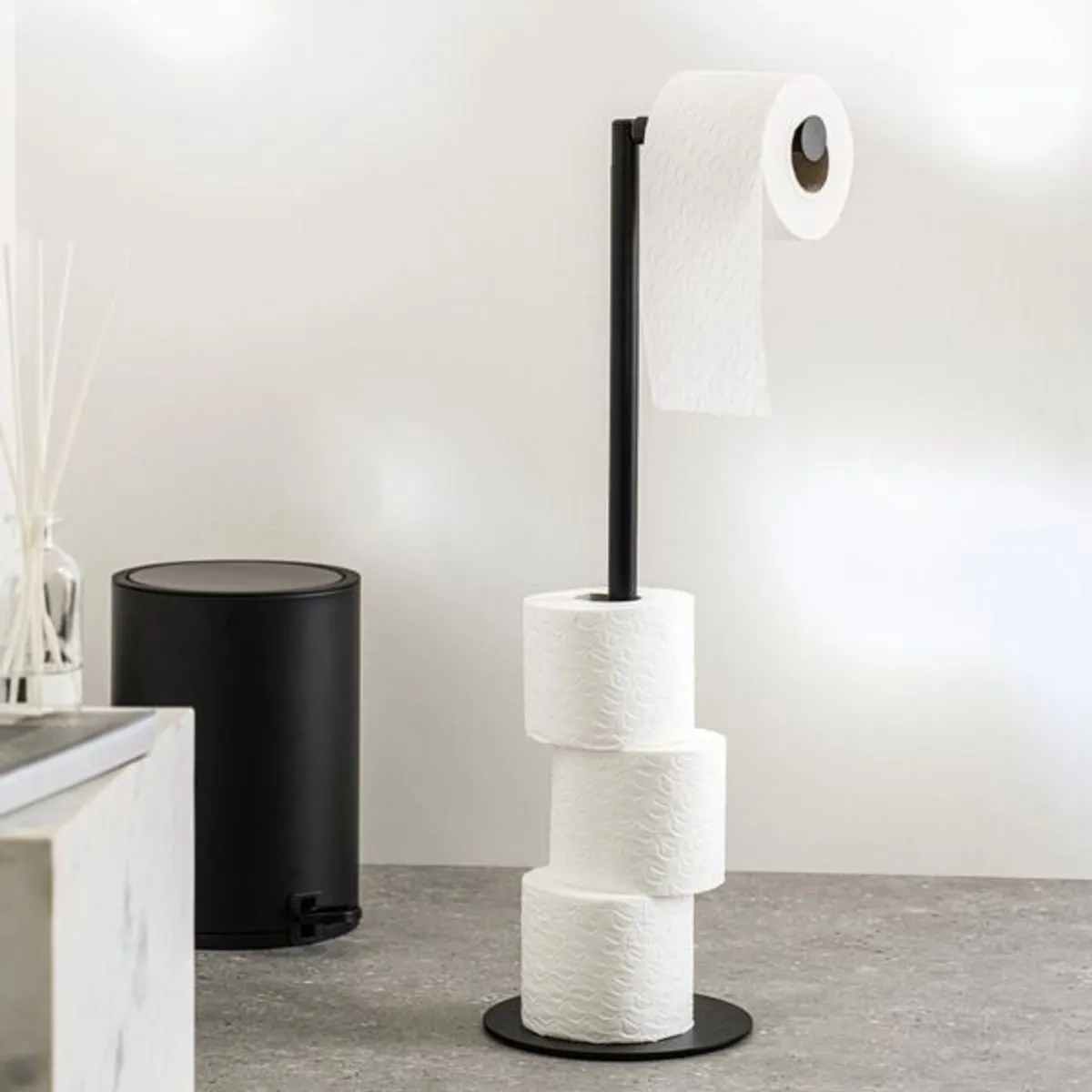 Sealskin Industrial 2i1 toalettrullholder SORT