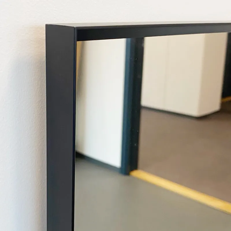 Badnor Saga baderomsspeil (180x80cm) m/lys og sort ramme